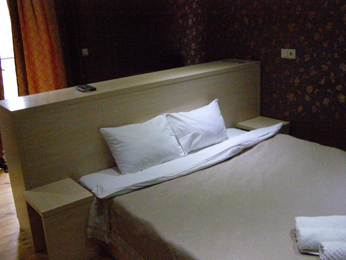 Sadok Hotell Kiev Exteriör bild